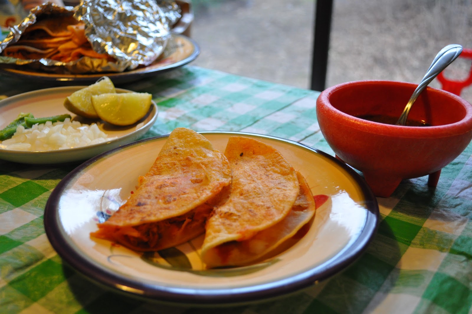 tacos de barbacoa dorados